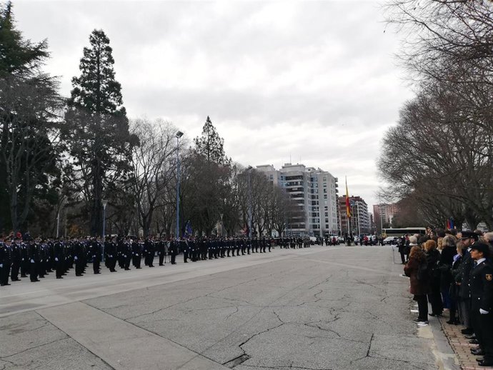 Acto de celebración del bicentenario de la Policía Nacional en el parque Antoniutti de Pamplona.