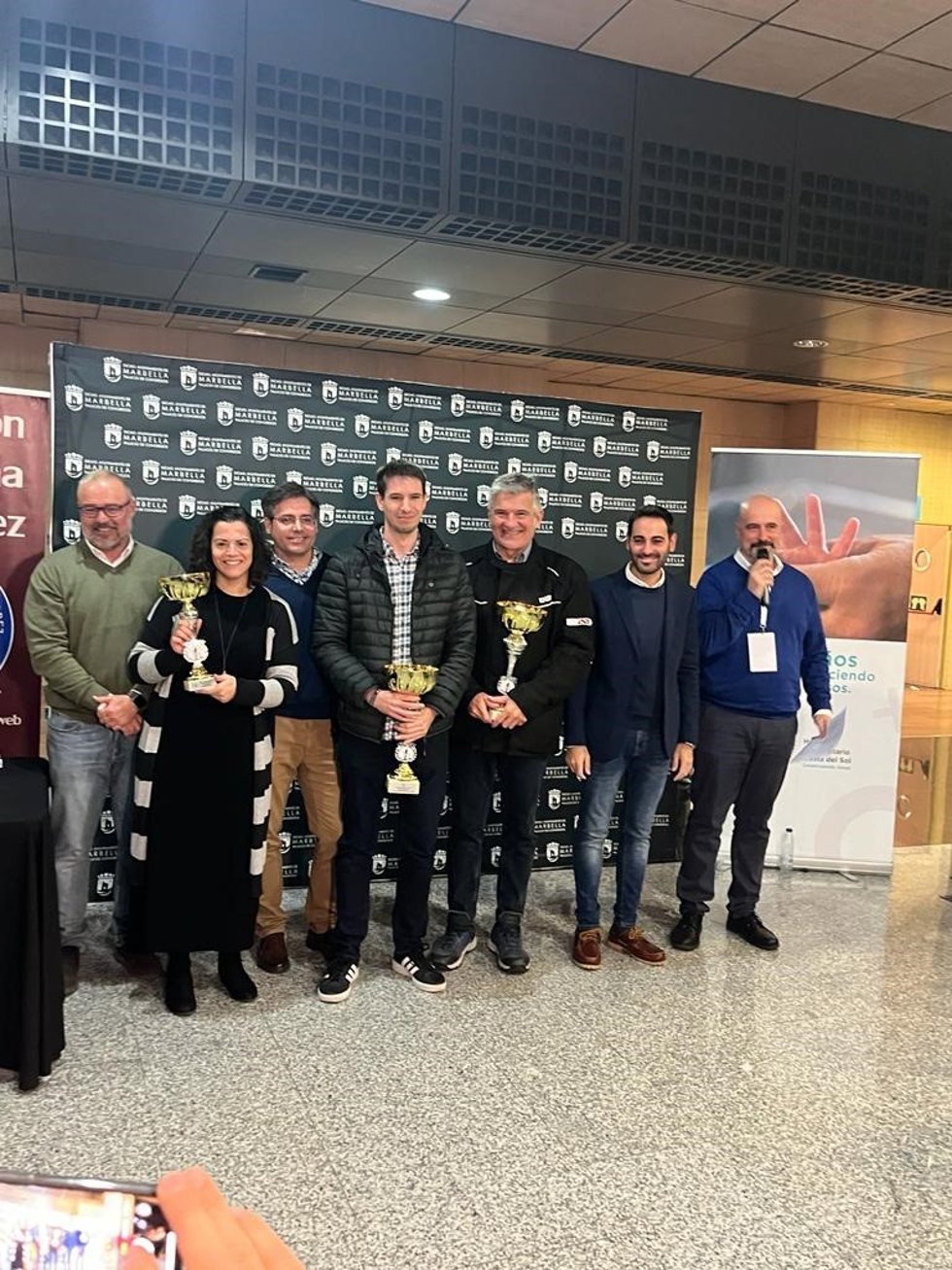 Entrega de trofeos del I Open de Ajedrez Rápido Solidario celebrado en el marco de los actos conmemorativos del 30 aniversario del Hospital Universitario Costa del Sol.