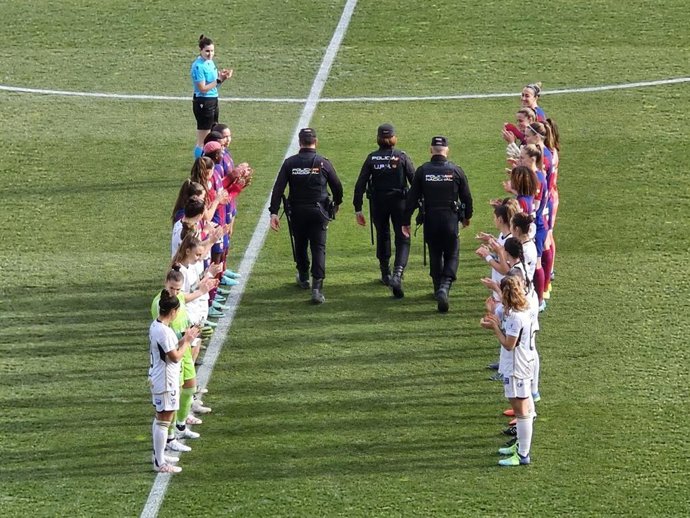 Partido entre el FC Barcelona y el CD Alba Fundación Femenino en la Copa de la Reina.