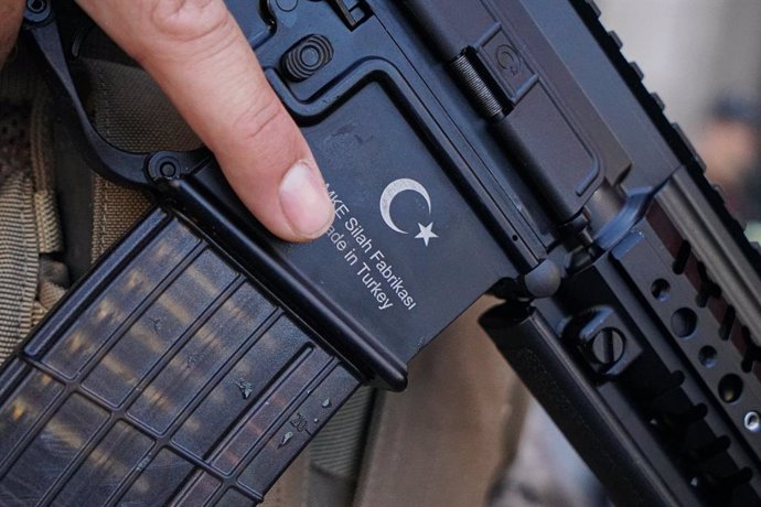 Archivo - August 30, 2022, Ankara, Turkey: The signature on the MPT-76 model rifle, which was developed and produced in Turkey with domestic means. Victory Day is an official and national holiday celebrated on August 30 every year in Turkey and the Turkis