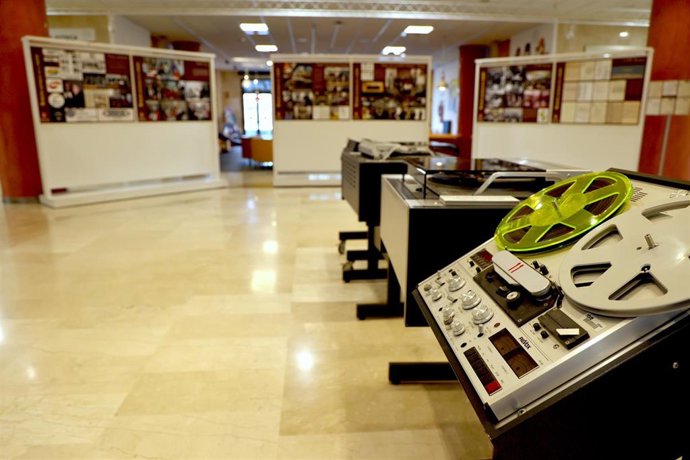 La exposición 'Burgos: Historia(s) de la radio'