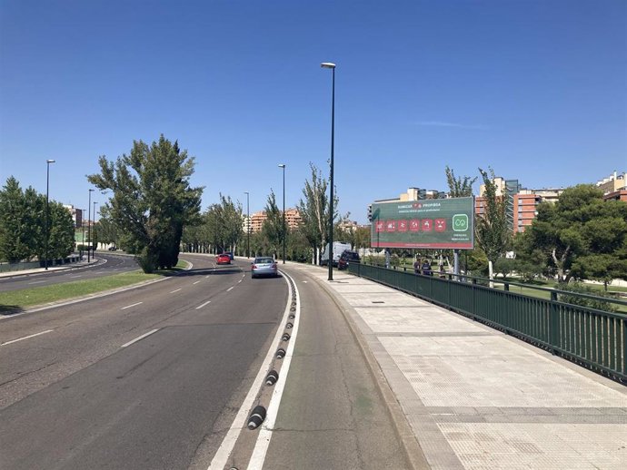 Cuatro pantallas digitales de 24 metros cuadrados proyectarán publicidad en alta resolución en la ciudad.