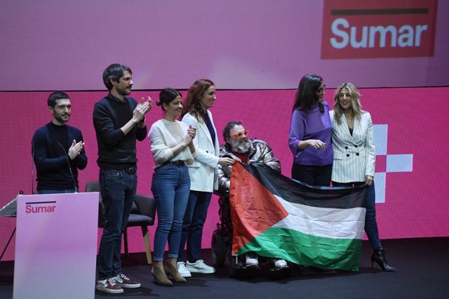  Yolanda Díaz, Mónica García y Ernest Urtasun a su llegada a un acto de Sumar, en el Teatro Goya, a 14 de enero de 2024