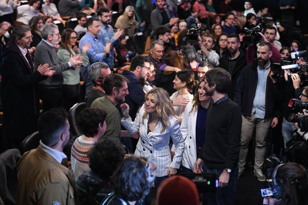  Yolanda Díaz, Mónica García y Ernest Urtasun a su llegada a un acto de Sumar, en el Teatro Goya, a 14 de enero de 2024