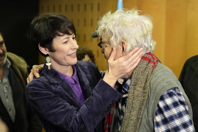 Archivo - La portavoz nacional del BNG y candidata a la Presidencia de la Xunta, Ana Pontón, y el que fuera dirigente histórico del BNG, Xosé Manuel Beiras, tras firmar el acuerdo de colaboración con Anova, en el Hotel NH Collection, a 14 de enero de 20