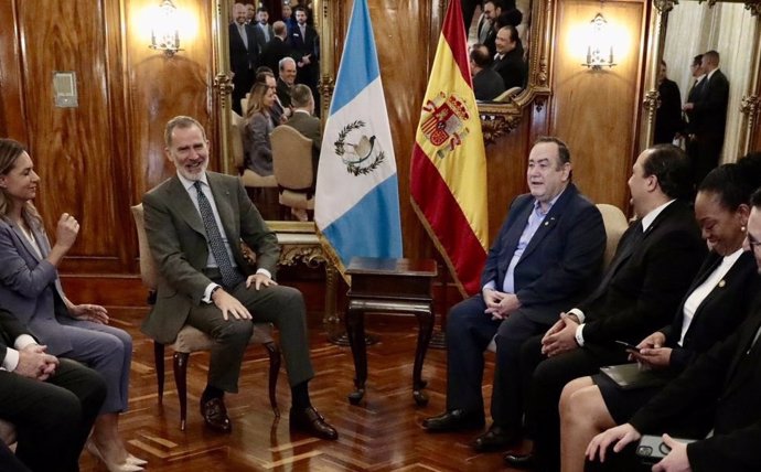 Felipe VI y Alejandro Giammattei