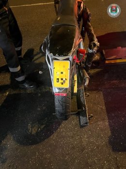 Detenido un motociclista por circular más de 3 km en dirección contraria por la Avenida Marítima
