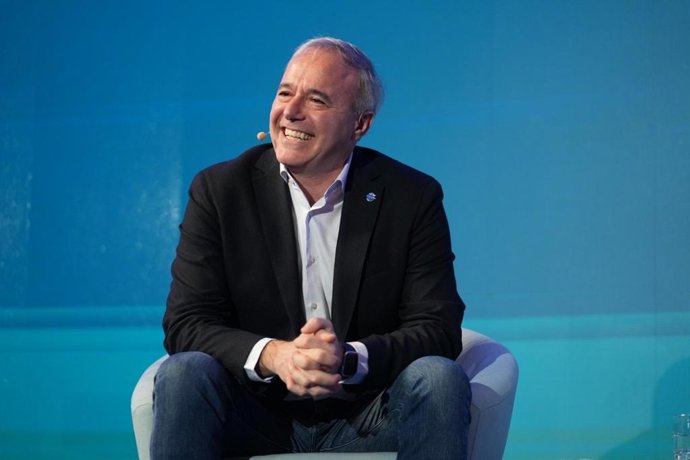 El presidente del Gobierno de Aragón, Jorge Azcón, en el acto 'Construir España desde las Comunidades Autónomas', celebrado en La Coruña.