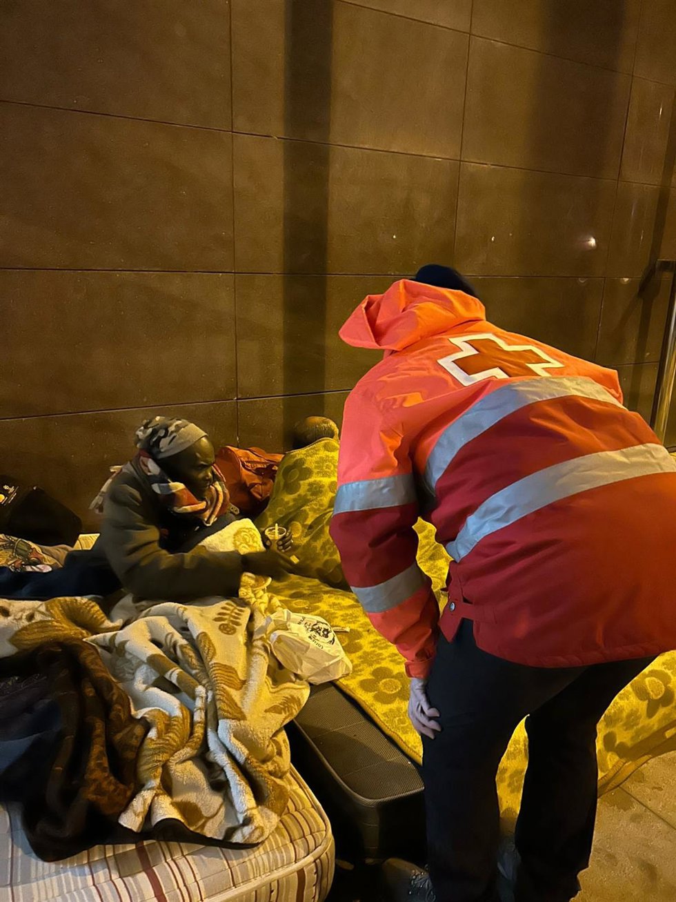 Cruz Roja refuerza la atención a personas sin hogar esta semana por las bajas temperaturas.