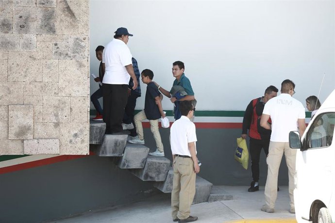 Archivo - Imagen de archivo de migrantes en el Instituto Nacional de Migración (INM) de México