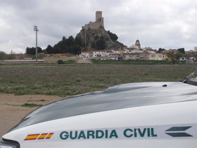 Comandancia de Albacete. Un guardia civil fuera de servicio detiene a un hombre en Almansa por realizar dos hurtos en un supermercado