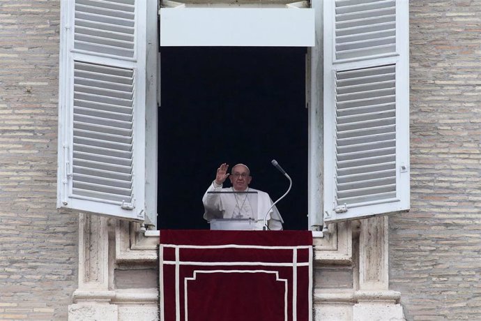 07 January 2024, Vatican: Pope Francis blessing the faithfuls during his Angelus Prayer in St. Peter's Square at the Vatican. Photo: Evandro Inetti/ZUMA Press Wire/dpa