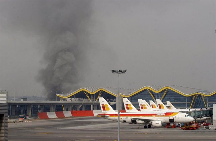 Archivo - Atentado de la banda terrorista ETA en la T4 del Aeropuerto Adolfo Suárez-Madrid Barajas, a 2 de enero de 2007, en Madrid, (España). Se cumplen 10 años del cese de la violencia de ETA. El 20 de octubre de 2011 la banda terrorista ETA anunciaba