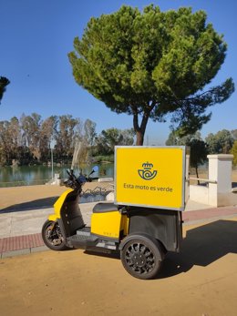 Flota de vehículos eléctricos de Correos.