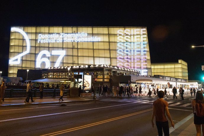 Archivo - El Palacio Kursaal, lugar donde se celebra la gala de inauguración del Festival de San Sebastián 2019