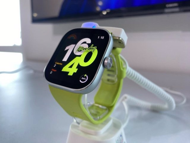 Xiaomi lanza en España el Redmi Watch 4, con pantalla de 1,97 pulgadas, y  la serie Redmi Buds 5