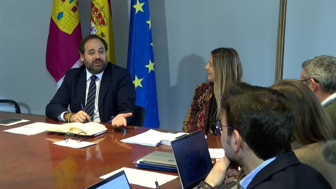 Paco Núñez durante la reunión del Grupo Parlamentario Popular en las Cortes de Castilla-La Mancha.