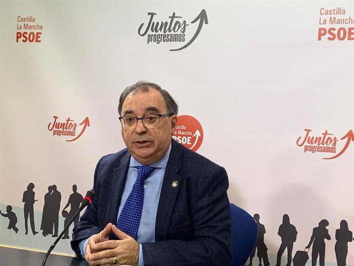 Archivo - Diputado socialista Fernando Mora