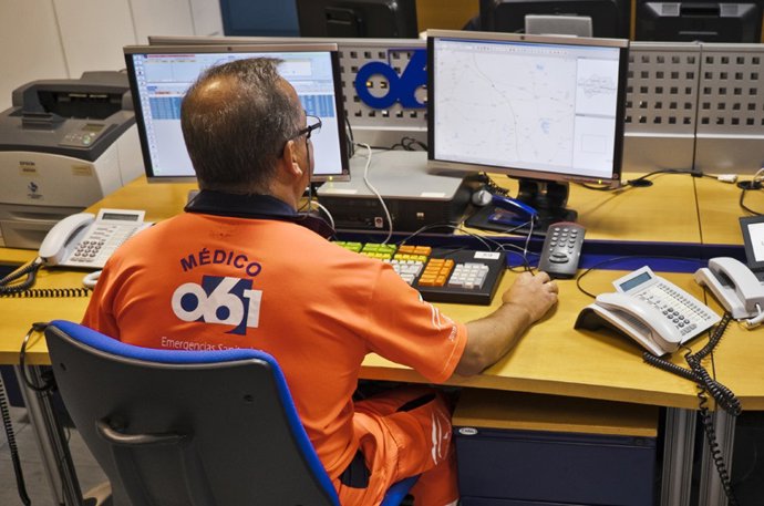 Archivo - Centro del 061 en Andalucía (Foto de archivo).