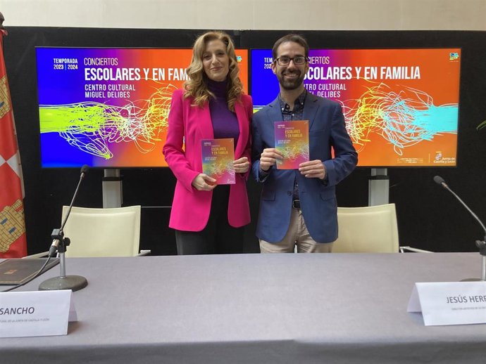 Mar Sancho y Jesús Herrera presentan el ciclo de Conciertos Escolares y En Familia.