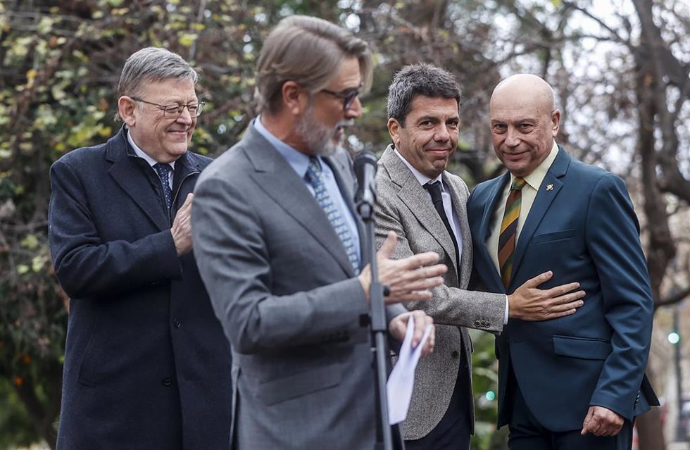 El hijo de Manuel Broseta, Pablo Broseta, ofrece unas palabras en el acto en memoria del profesor Manuel Broseta organizado con motivo del XXXII aniversario de su asesinato
