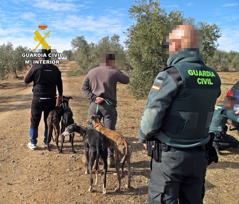 La Guarida Civil identifica a los cazadores furtivos.
