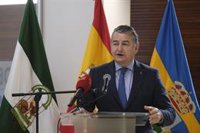 Sanz asegura que el cambio se consolida en Andalucía y que la transformación económica "es una realidad"