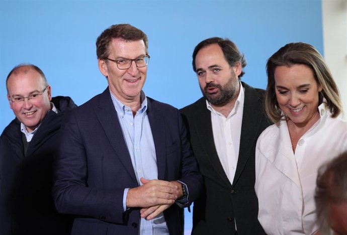 (I-D) El portavoz del PP en el Congreso, Miguel Tellado, el presidente del Partido Popular, Alberto Núñez Feijóo, el presidente del PP de Castilla-La Mancha, Paco Núñez, y la secretaria general del PP, Cuca Gamarra, durante las jornadas del Comité de Di