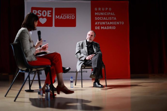 Archivo - La portavoz socialista en el Ayuntamiento de Madrid, Reyes Maroto, y el exalcalde de Madrid Juan Barranco