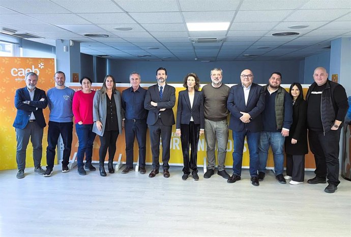 Firma convenio colectivo con representantes de UBES, CCOO y UGT