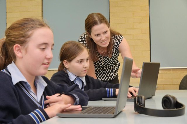 Campaña para fomentar la matriculación en colegios concertados y privados