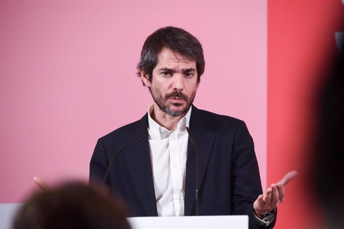 El portavoz de Sumar, Ernest Urtasun, ofrece una rueda de prensa, en el Espacio Rastro, a 15 de enero de 2024, en Madrid (España).