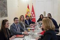 Ayuso celebra la "nueva etapa" de la FMM y le ofrece "toda la colaboración" del Gobierno de la Comunidad