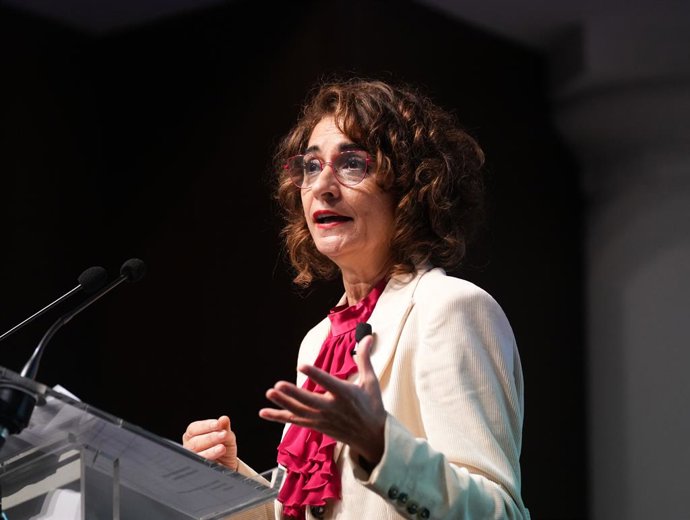 La vicepresidenta primera del Gobierno y ministra de Hacienda, la andaluza María Jesús Montero, durante su participación en los Encuentros SER, a 12 de enero del 2024 en Sevilla (Andalucía, España)