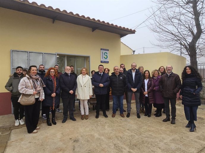 Inauguración del consultorio local de Vianos.