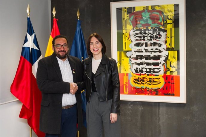 La ministra de Ciencia, Innovación y Universidades, Diana Morant, se ha reunido este lunes con el ministro de Educación de Chile, Nicolás Cataldo,