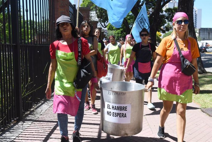 Manifestación de Somos Barrios en Pie freente a la quinta presidencial de Olivos