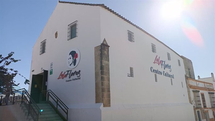 Vista del exterior del Centro Cultural Lola Flores en Jerez de la Frontera
