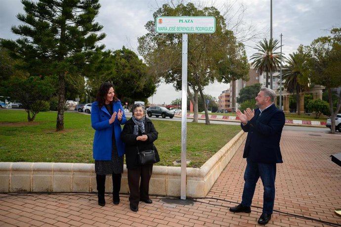 Inauguración de la plaza María Josefa Berenguel de Almería.