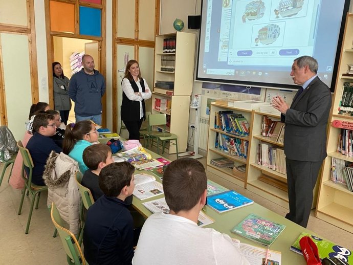 José Francisco Viso en su visita al CEIP Nuestro Padre Jesús de Valenzuela.