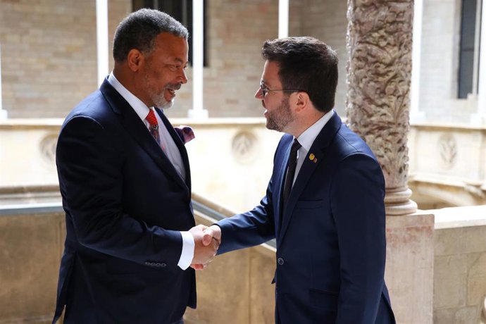 El presidente de la Generalitat, Pere Aragons, se ha reunido este lunes con el ceo de Integrated Systems Europe (ISE), Mike Blackman