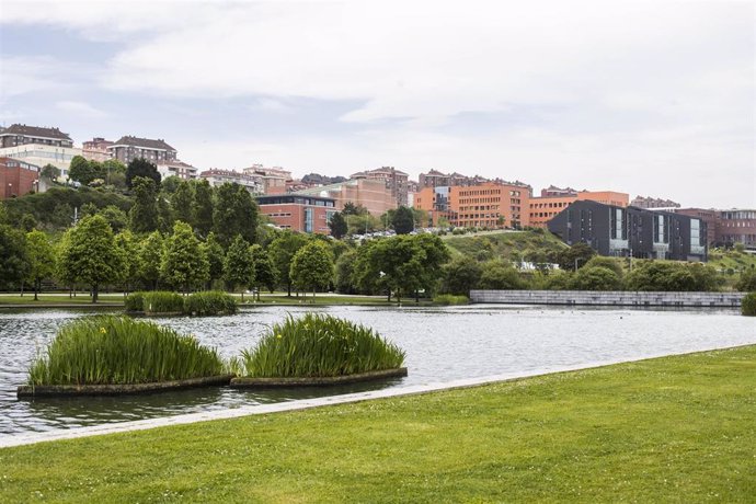 Archivo - Campus de la Universidad de Cantabria desde el parque de Las Llamas