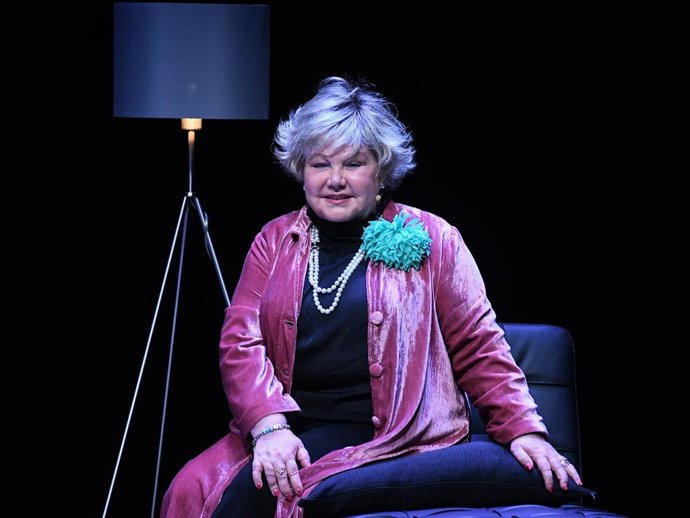 La cantante Karina durante el pase gráfico de 'Yo soy Karina', en el Teatro Bellas Artes, a 15 de enero de 2024, en Madrid (España).