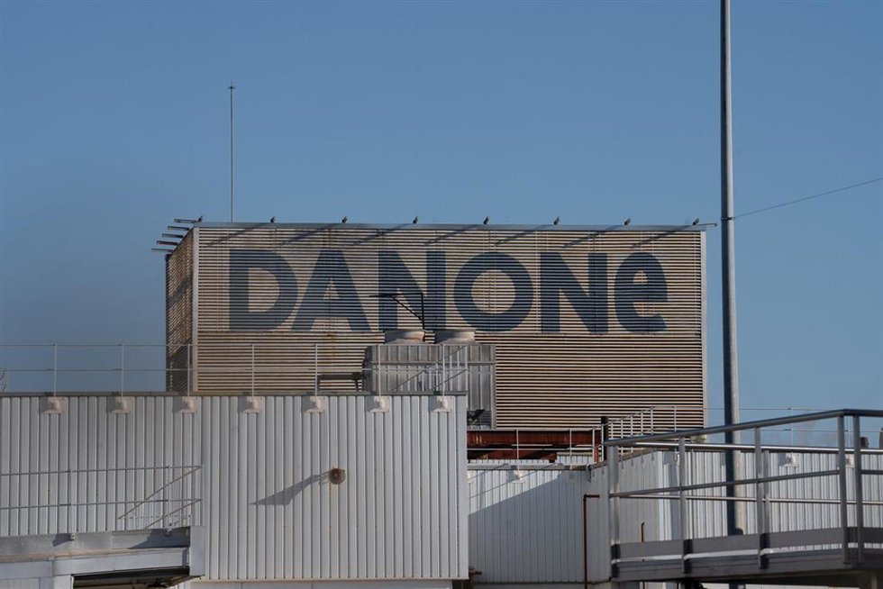 Fachada de la fábrica de Danone España, a 12 de enero de 2024, en Parets del Valls, Barcelona