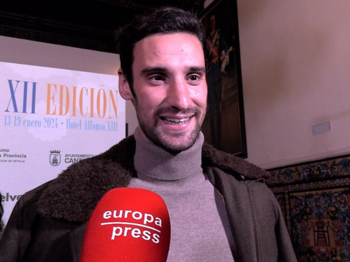 Sergio Rico atendiendo a la prensa en We Love Flamenco.