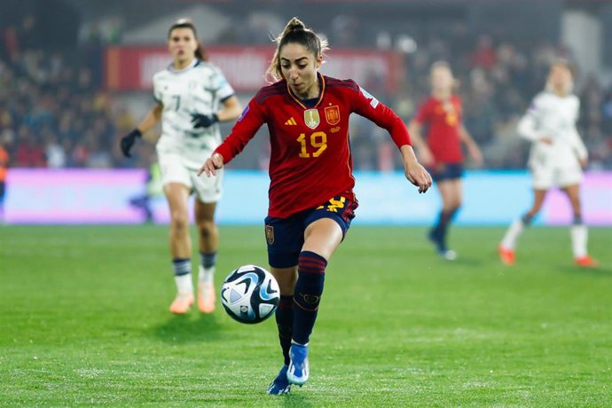 Archivo - Olga Carmona durante un partido con la selección española