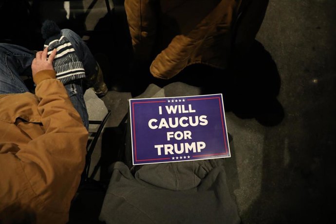 Pancarta en apoyo a Trump para los caucus
