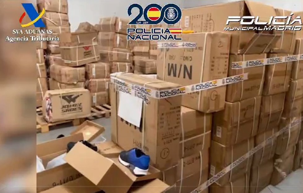 7 Detenidos Y 9 Almacenes Desmantelados En Madrid, Toledo Y Elche Por Vender Zapatillas Falsificadas