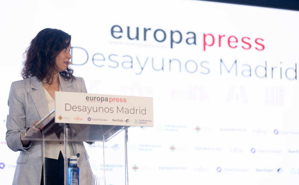 La presidenta de la Comunidad de Madrid, Isabel Díaz Ayuso, interviene durante un Desayuno Madrid de Europa Press, en el Hotel Rosewood Villa Magna, a 16 de enero de 2024, en Madrid (España).