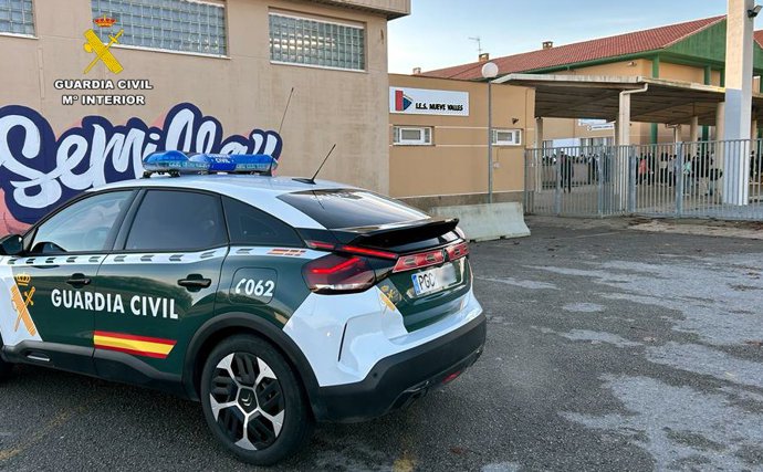 Rdo. Nota De Prensa Guardia Civil (Investigados Tres Menores Por Presunto Robo Y Actos Vandálicos En El Ies Nueve Valles Puente San Miguel)